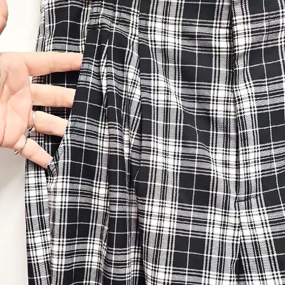 Garage Women Chelsea Pleated Plaid Dress Pants Pockets Black and White Size L - Picture 4 of 10
